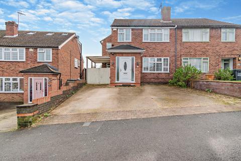 4 bedroom semi-detached house for sale - Winton Drive, Croxley Green, Rickmansworth, WD3