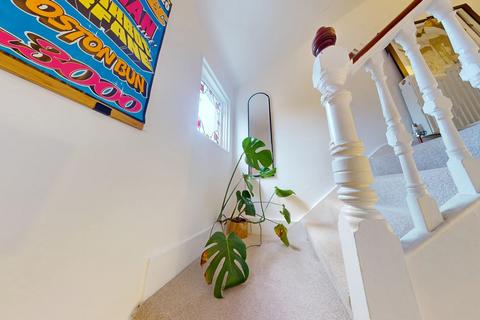 1 bedroom flat for sale, Greyhound Lane, London, SW16