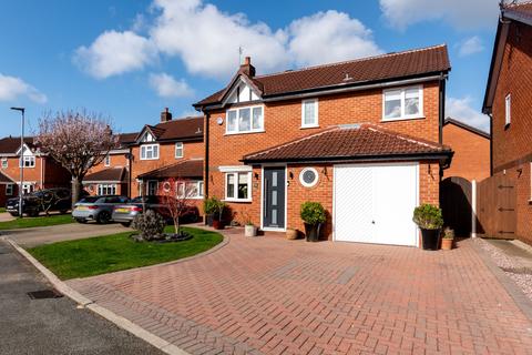4 bedroom detached house for sale - Clares Farm Close, Woolston, WA1