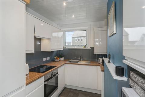 38/2 Silverknowes Crescent, Edinburgh, EH4 5JB