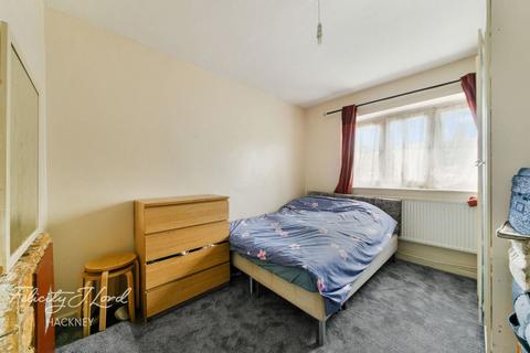3 bedroom flat for sale, Wilton Estate, Greenwood Road, Hackney, E8