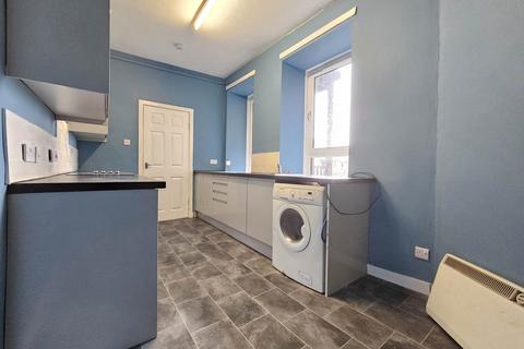 2 bedroom flat to rent, 7 1/L Clepington Street, Dundee,