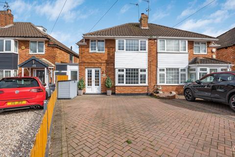 3 bedroom semi-detached house for sale - Quinton Close, Solihull, West Midlands, B92