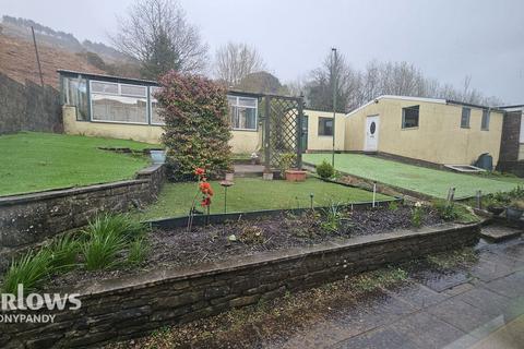 15 Eisteddfa Road, Tonypandy, CF40 2SU