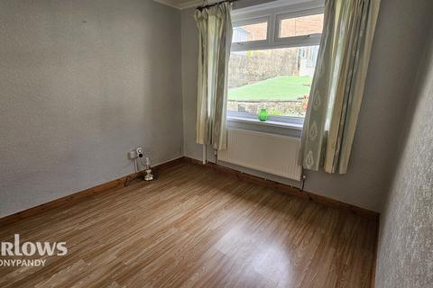 15 Eisteddfa Road, Tonypandy, CF40 2SU