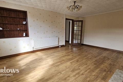15 Eisteddfa Road, Tonypandy, CF40 2SU