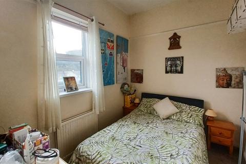 2 bedroom flat for sale, Upton Road, TQ1 4AH