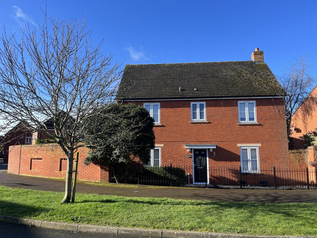 Redwing Close, Walton Cardiff... 4 bed detached house for sale £470,000