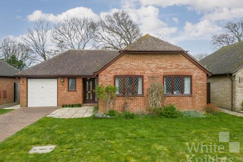 2 bedroom bungalow for sale, Farriers Close, Woodley, Reading, RG5 3DD