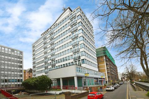 1 bedroom flat for sale, Victoria Avenue, Southend-on-sea, SS2