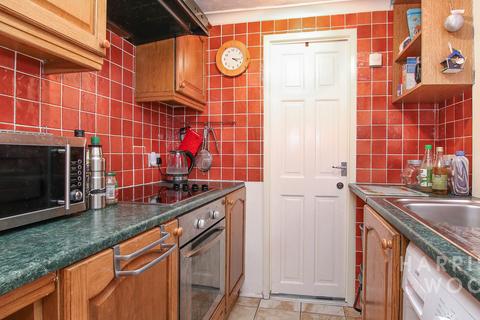 3 bedroom semi-detached house for sale, Harwich Road, Colchester, Essex, CO4