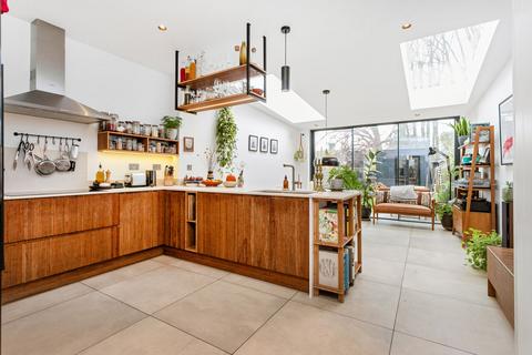 6 Forest Road, Leytonstone, London, E11 1JT