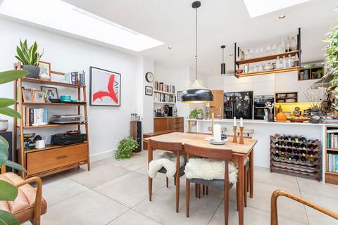 6 Forest Road, Leytonstone, London, E11 1JT