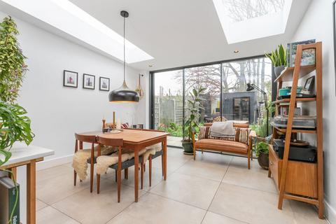 6 Forest Road, Leytonstone, London, E11 1JT