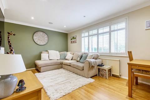 8 Ferney Road, Byfleet, West Byfleet, KT14 7AL