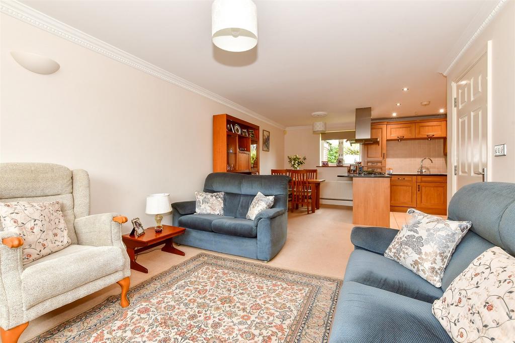 Magazine Road, Ashford, Kent 2 bed flat for sale £220,000