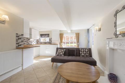 1 bedroom apartment for sale, Lansdown Crescent, Cheltenham GL20 2JY