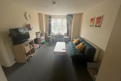 2 bedroom ground floor flat to rent, Denton, Manchester M34