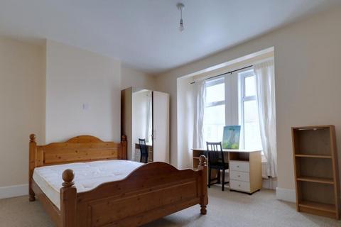 6 bedroom house to rent, Brading Road, Brighton