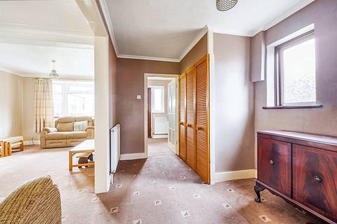 60 Maida Avenue, London, E4 7JJ
