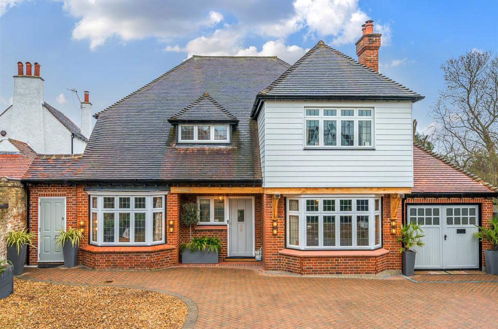 Scotts Avenue, Bromley 4 bed detached house for sale £1,350,000