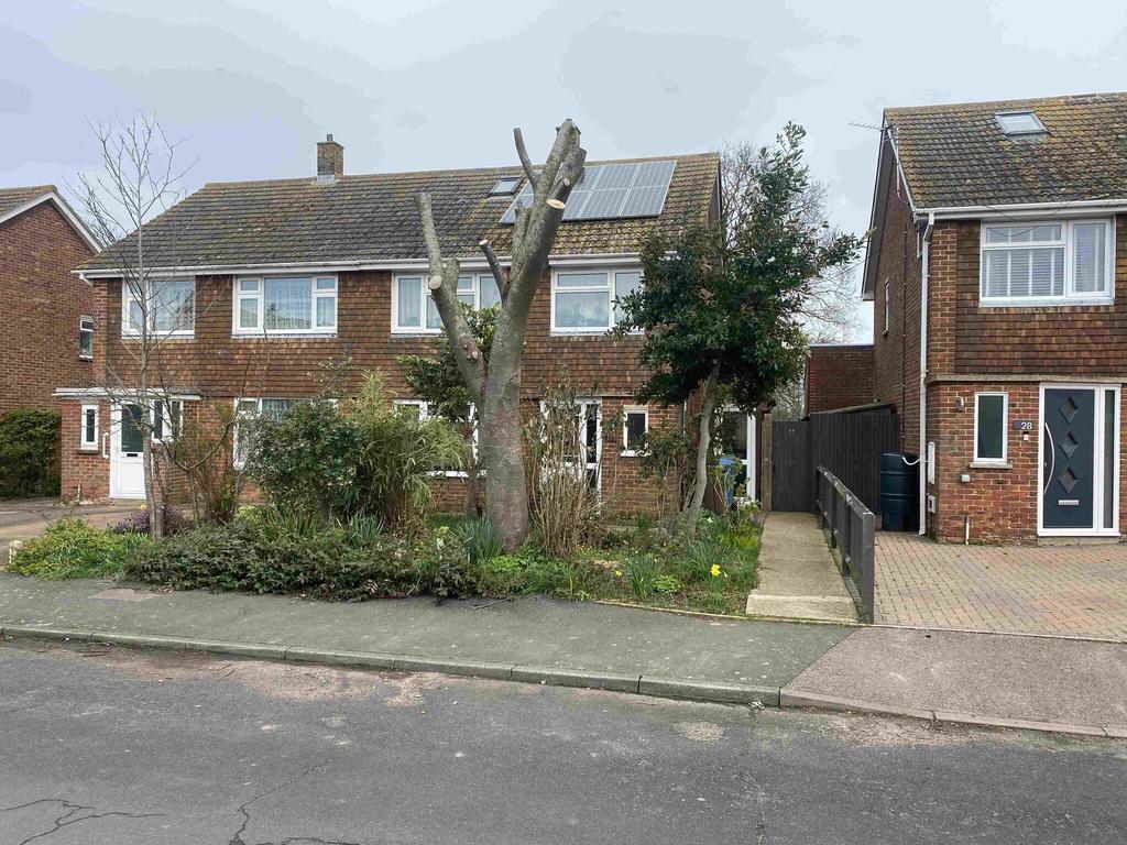 Donald Moor Avenue, Teynham, Sittingbourne, Kent, ME9 3 bed semi
