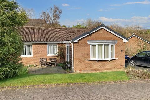 3 bedroom bungalow for sale - Springfield Park, Alnwick, Northumberland, NE66 2NH