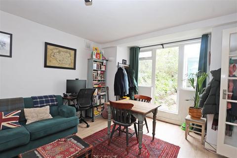 1 bedroom apartment for sale, Sanderstead Road,, South Croydon