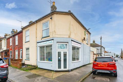 3 bedroom end of terrace house for sale - Queens Road, Lowestoft