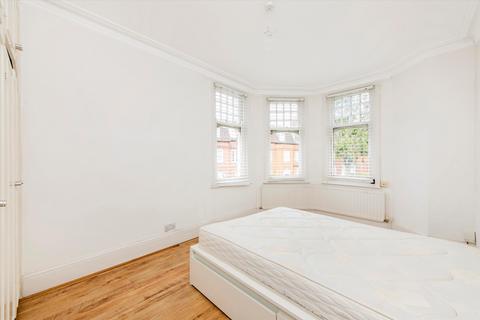 2 bedroom flat to rent - Glenmore Road, London, NW3