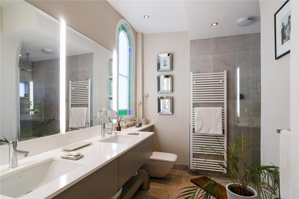 Family Shower Room