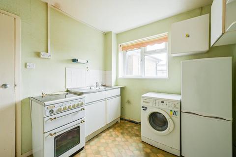 2 bedroom flat for sale - Avonfield Court, Walthamstow, London, E17