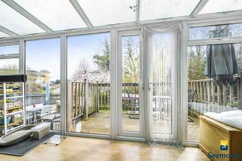 27 Ash Grove, Guildford, GU2 8UT