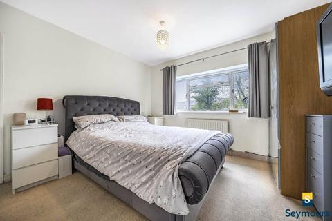 27 Ash Grove, Guildford, GU2 8UT