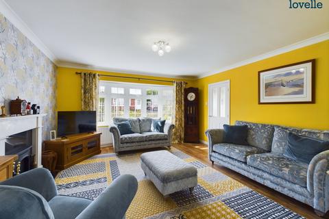 16 Manor Drive, Binbrook, Market Rasen, LN8 6BX
