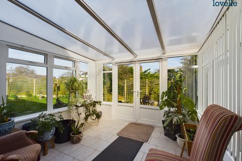 16 Manor Drive, Binbrook, Market Rasen, LN8 6BX