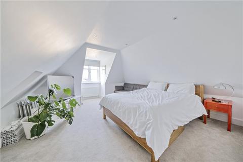 2 Eversleigh Place, Beckenham, BR3 1DF