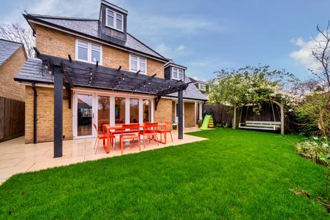 2 Eversleigh Place, Beckenham, BR3 1DF
