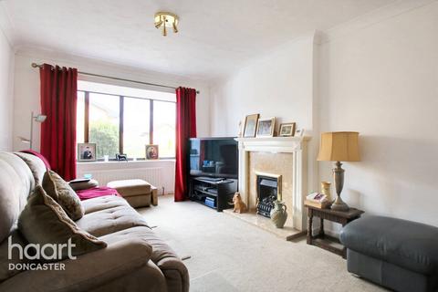 65 Ash Dale Road, Warmsworth, Doncaster, DN4 9NG