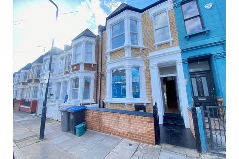 4 bedroom terraced house to rent - Compton Road, Kensal Rise NW10