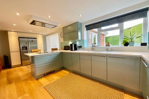 8 Penmere Drive, Werrington, Stoke-on-trent, ST9 0NG