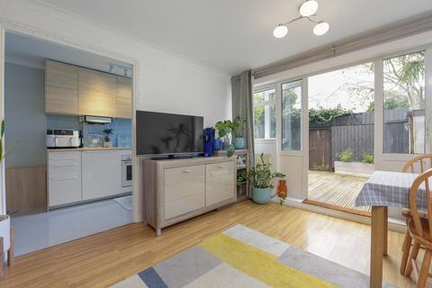 60 Illingworth Close, Mitcham, CR4 3QH
