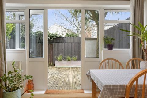 60 Illingworth Close, Mitcham, CR4 3QH