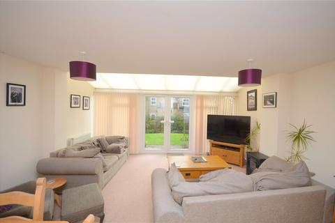 3 bedroom terraced house for sale, Springfield Court, Roberttown, West Yorkshire, WF15