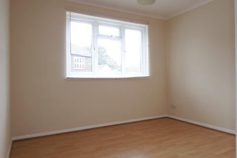 2 bedroom flat to rent, GOLDSWORTH PARK