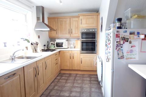 3 bedroom terraced house to rent, WOKING/GOLDSWORTH PARK