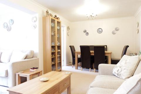 3 bedroom terraced house to rent, WOKING/GOLDSWORTH PARK