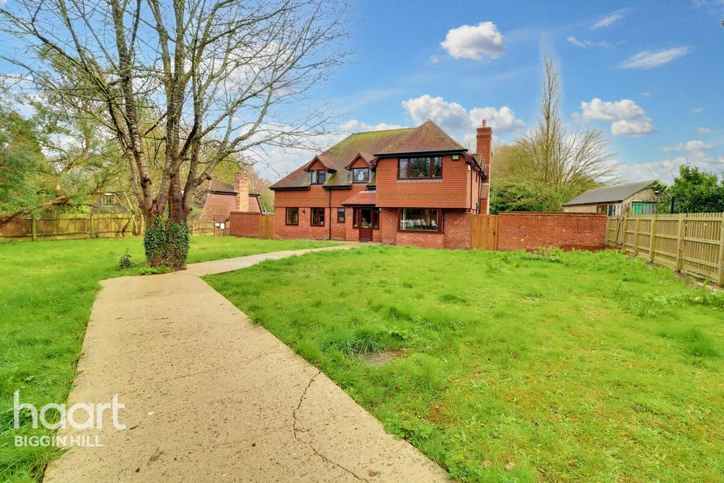 Berrys Hill, Biggin Hill 4 bed detached house for sale £1,000,000