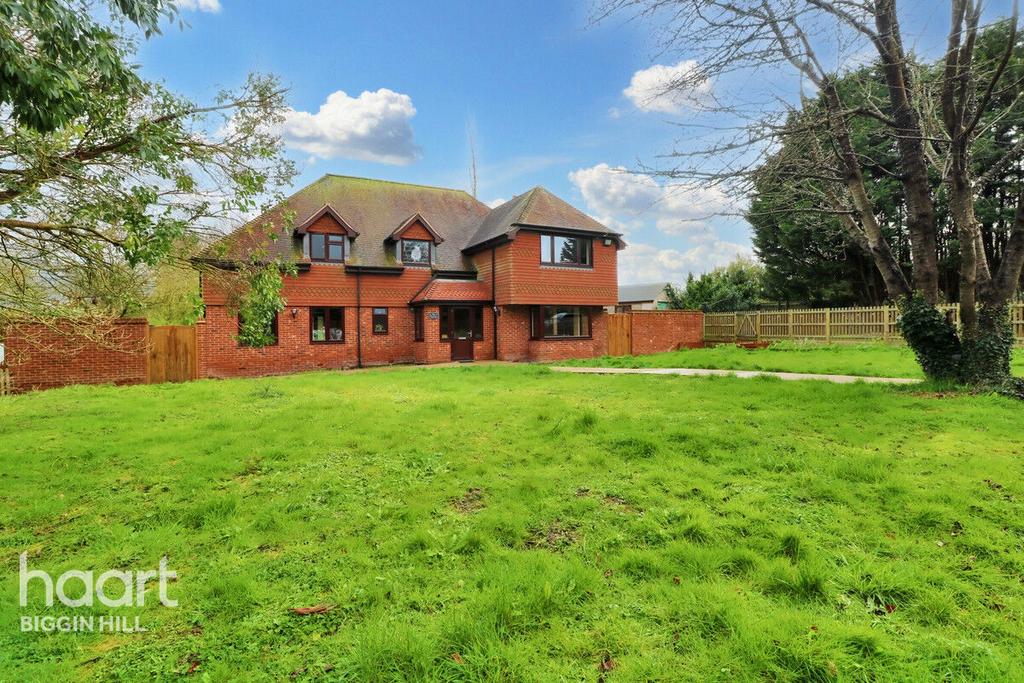Berrys Hill, Biggin Hill 4 bed detached house for sale £1,000,000