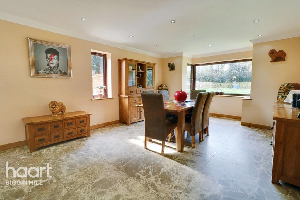 Berrys Hill, Biggin Hill 4 bed detached house for sale £1,000,000